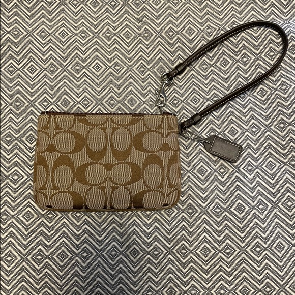 Coach wristlet - Picture 2 of 5